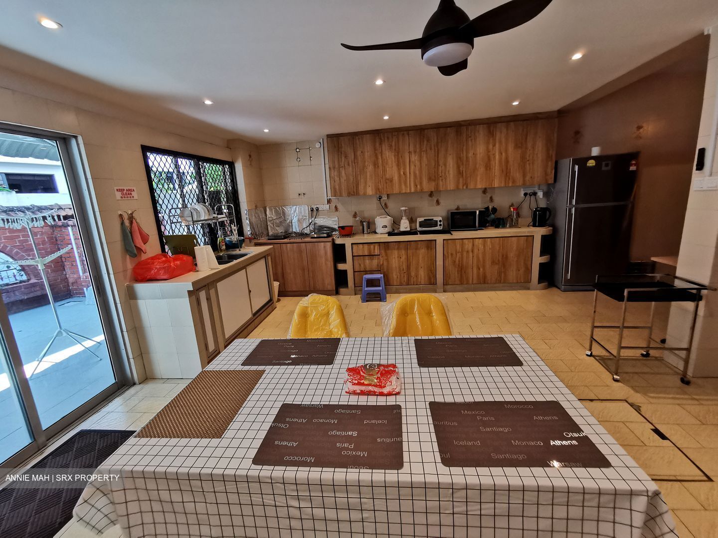 Golden Hill Estate (D19), Terrace #386764981
